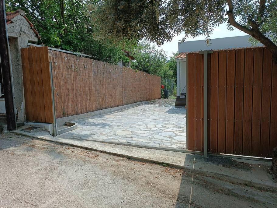 Μοντέρνα Εξοχική Μονοκατοικία Με Ιδιωτική Πισίνα! Khalkoutsion Exteriér fotografie